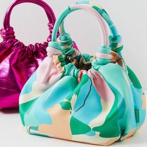 NWT Free People Hvisk jolly clutch❤️❤️❤️❤️